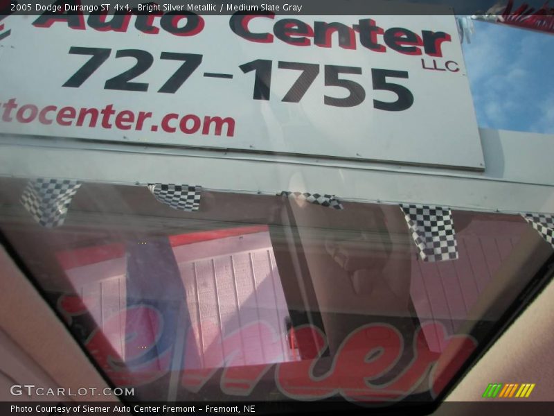 Bright Silver Metallic / Medium Slate Gray 2005 Dodge Durango ST 4x4