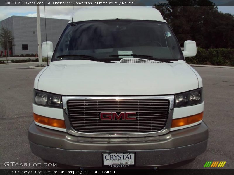 Summit White / Neutral 2005 GMC Savana Van 1500 Passenger Conversion