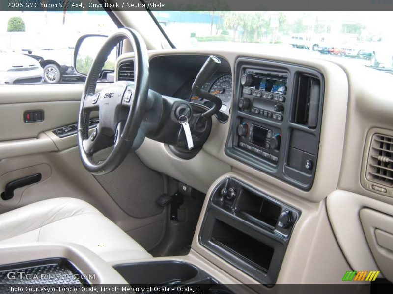 Onyx Black / Neutral/Shale 2006 GMC Yukon SLT 4x4