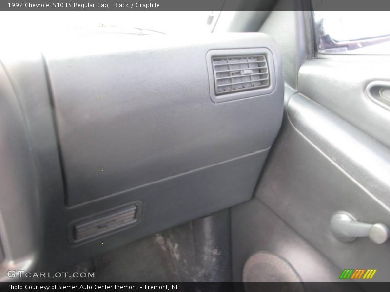 Black / Graphite 1997 Chevrolet S10 LS Regular Cab