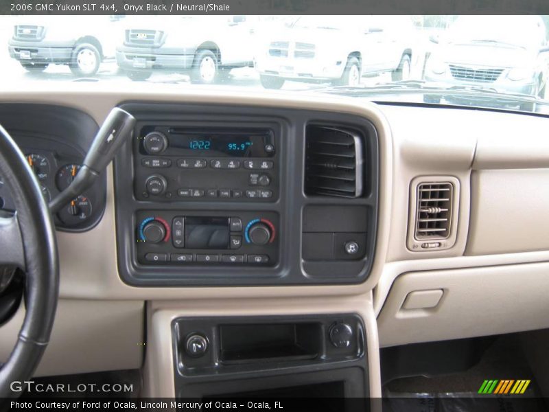 Onyx Black / Neutral/Shale 2006 GMC Yukon SLT 4x4