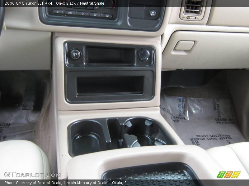 Onyx Black / Neutral/Shale 2006 GMC Yukon SLT 4x4
