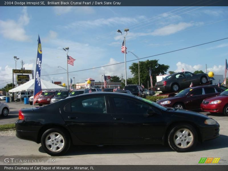 Brilliant Black Crystal Pearl / Dark Slate Gray 2004 Dodge Intrepid SE