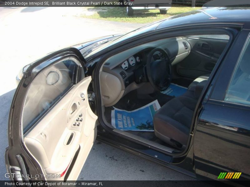 Brilliant Black Crystal Pearl / Dark Slate Gray 2004 Dodge Intrepid SE