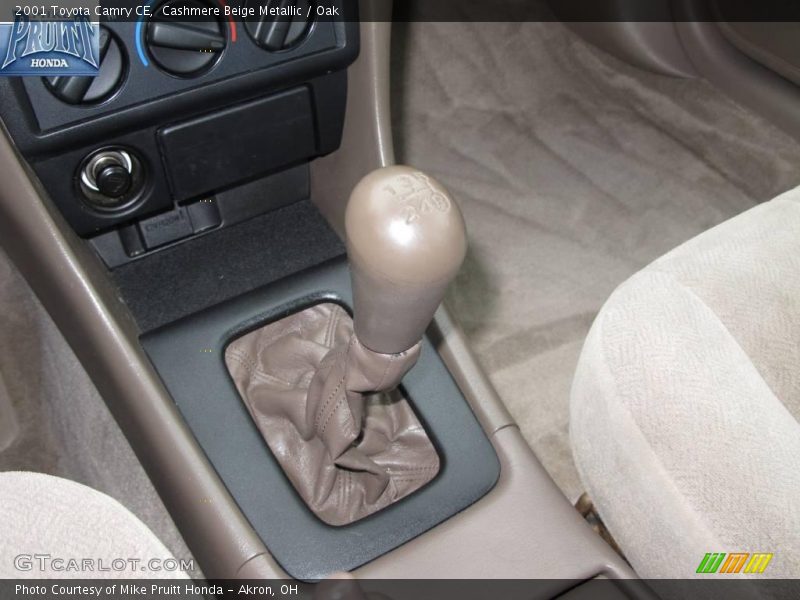 Cashmere Beige Metallic / Oak 2001 Toyota Camry CE