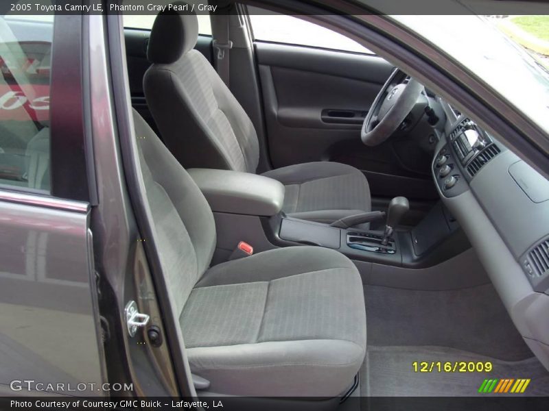 Phantom Gray Pearl / Gray 2005 Toyota Camry LE