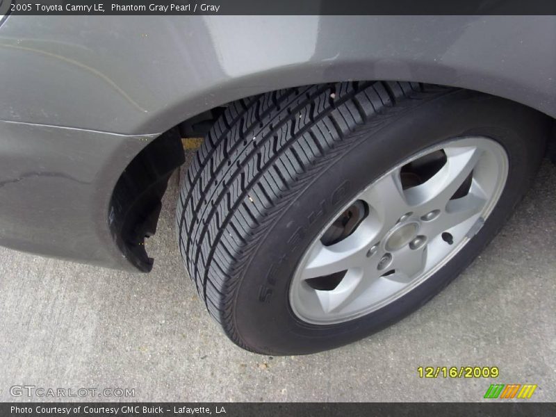 Phantom Gray Pearl / Gray 2005 Toyota Camry LE