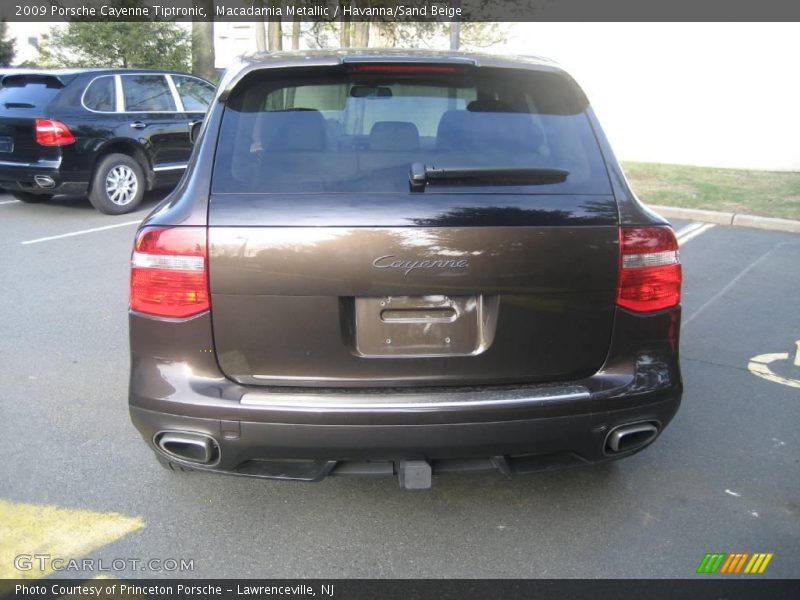 Macadamia Metallic / Havanna/Sand Beige 2009 Porsche Cayenne Tiptronic