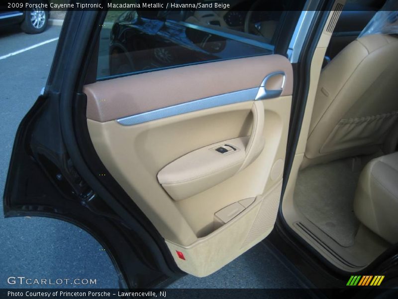 Macadamia Metallic / Havanna/Sand Beige 2009 Porsche Cayenne Tiptronic