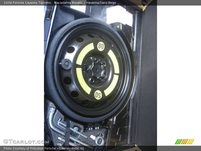 Macadamia Metallic / Havanna/Sand Beige 2009 Porsche Cayenne Tiptronic