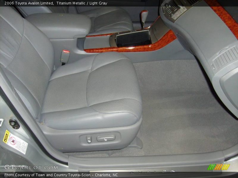 Titanium Metallic / Light Gray 2006 Toyota Avalon Limited