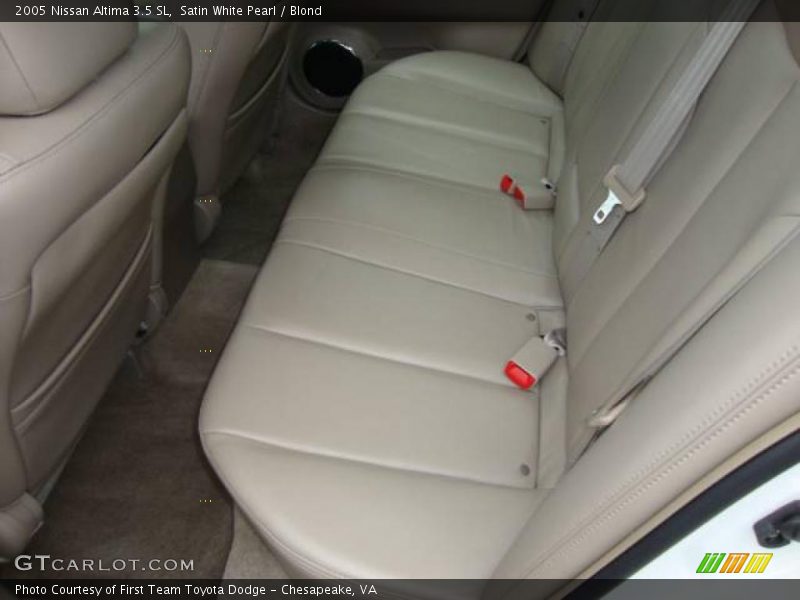 Satin White Pearl / Blond 2005 Nissan Altima 3.5 SL