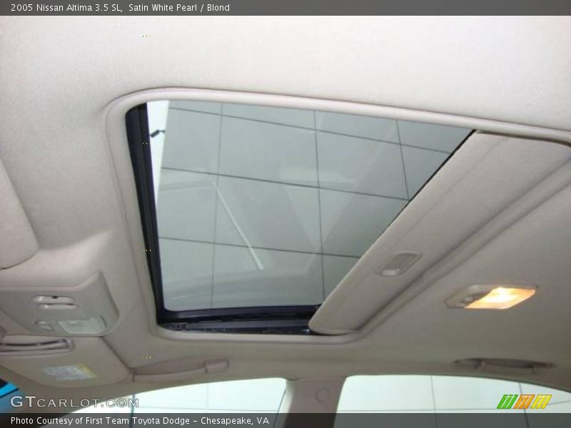 Satin White Pearl / Blond 2005 Nissan Altima 3.5 SL