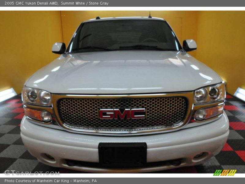 Summit White / Stone Gray 2005 GMC Yukon Denali AWD