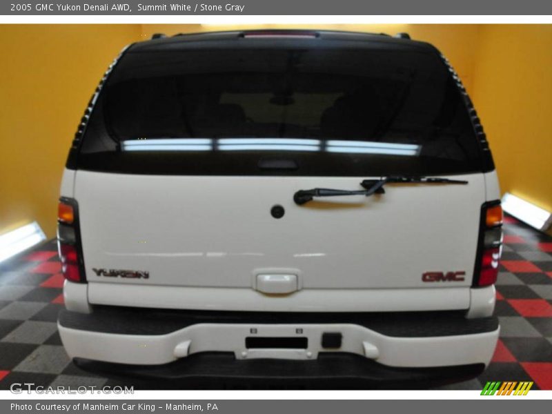 Summit White / Stone Gray 2005 GMC Yukon Denali AWD