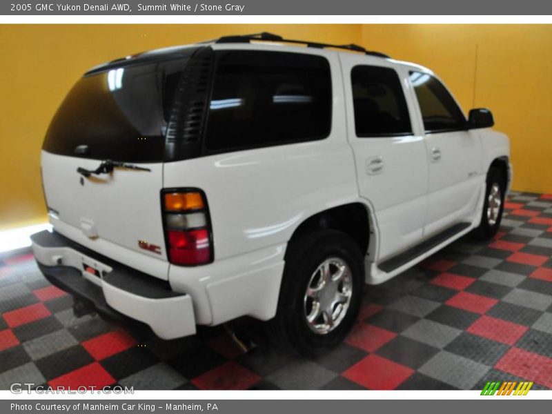 Summit White / Stone Gray 2005 GMC Yukon Denali AWD
