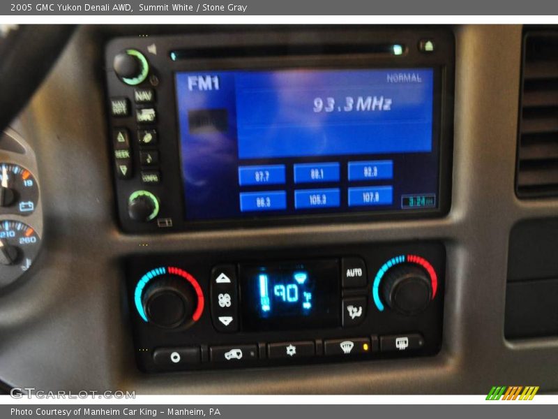 Summit White / Stone Gray 2005 GMC Yukon Denali AWD
