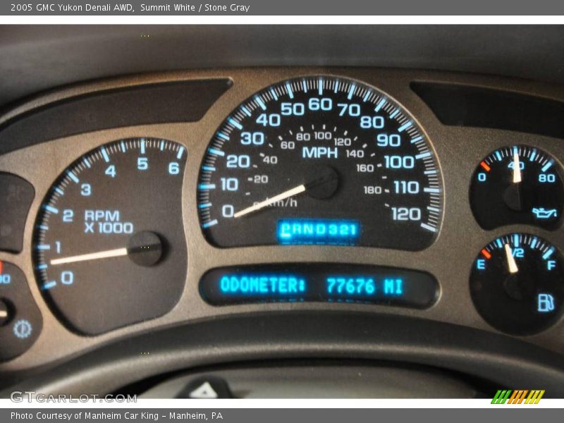 Summit White / Stone Gray 2005 GMC Yukon Denali AWD