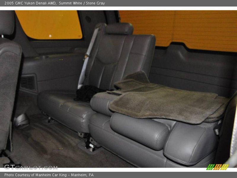 Summit White / Stone Gray 2005 GMC Yukon Denali AWD