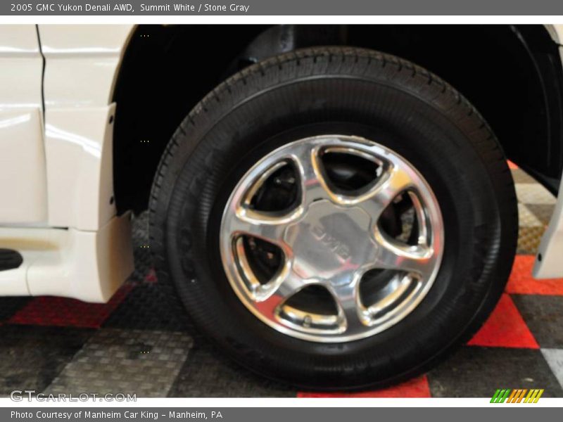 Summit White / Stone Gray 2005 GMC Yukon Denali AWD