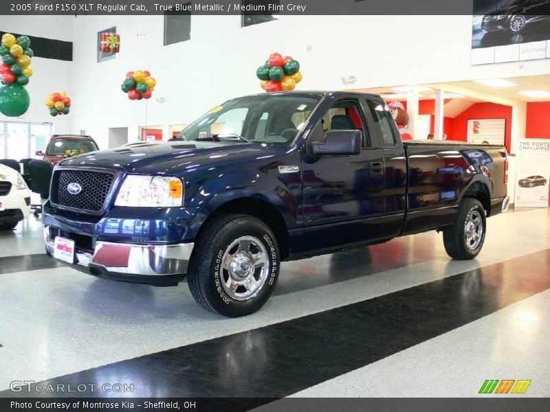 True Blue Metallic / Medium Flint Grey 2005 Ford F150 XLT Regular Cab