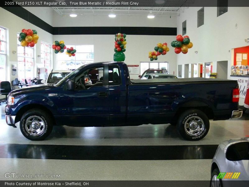 True Blue Metallic / Medium Flint Grey 2005 Ford F150 XLT Regular Cab