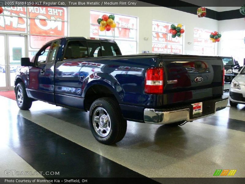 True Blue Metallic / Medium Flint Grey 2005 Ford F150 XLT Regular Cab
