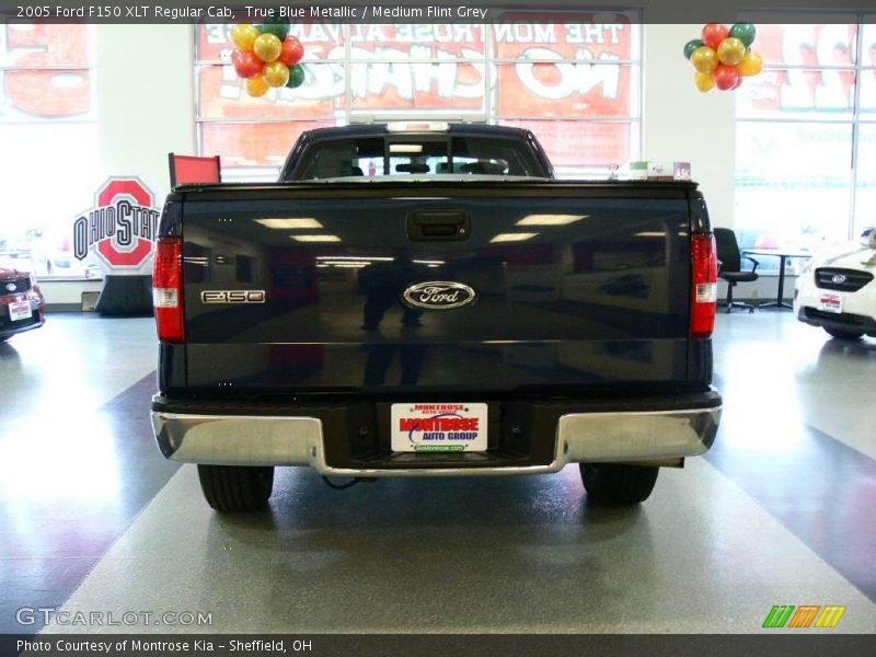 True Blue Metallic / Medium Flint Grey 2005 Ford F150 XLT Regular Cab