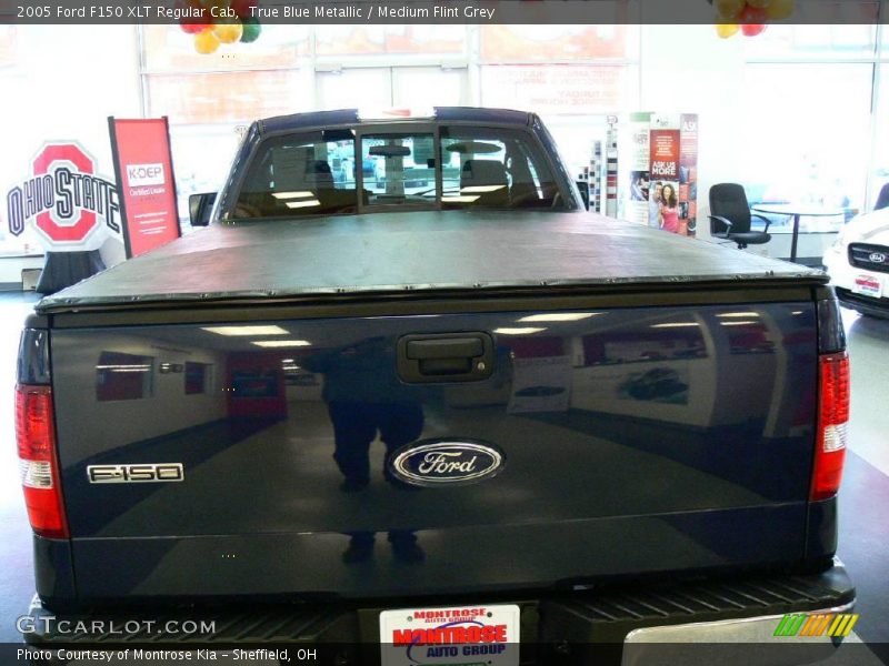 True Blue Metallic / Medium Flint Grey 2005 Ford F150 XLT Regular Cab