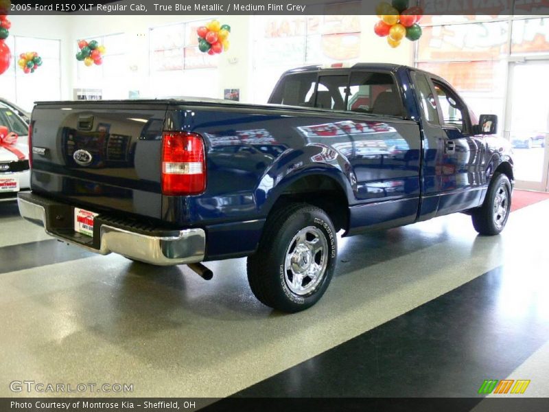 True Blue Metallic / Medium Flint Grey 2005 Ford F150 XLT Regular Cab