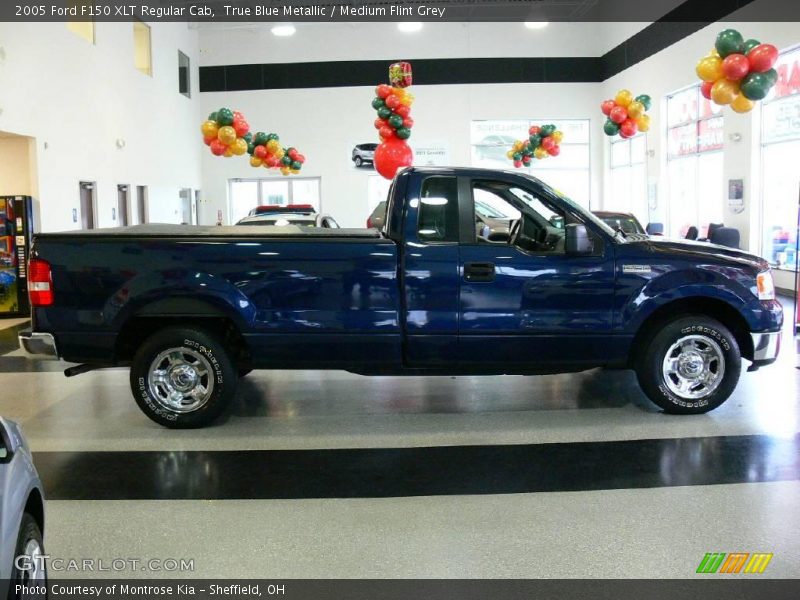 True Blue Metallic / Medium Flint Grey 2005 Ford F150 XLT Regular Cab