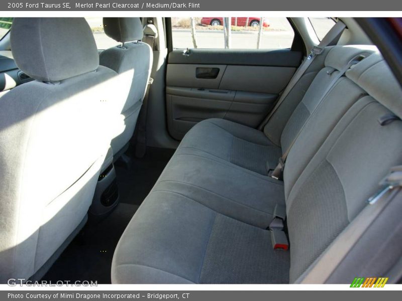Merlot Pearl Clearcoat / Medium/Dark Flint 2005 Ford Taurus SE