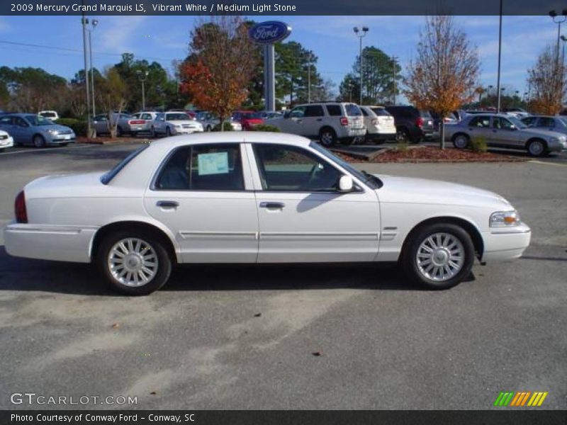 Vibrant White / Medium Light Stone 2009 Mercury Grand Marquis LS