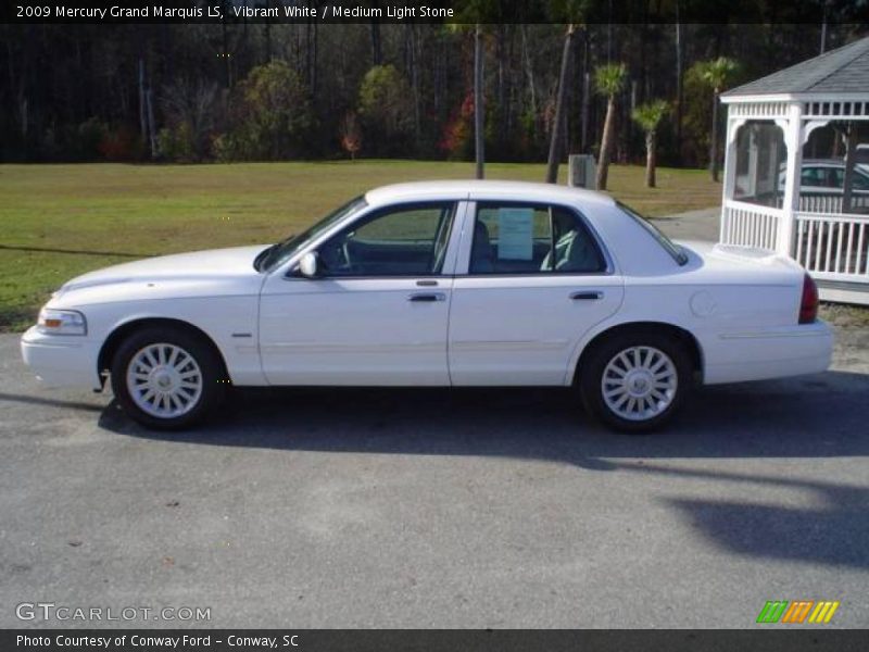 Vibrant White / Medium Light Stone 2009 Mercury Grand Marquis LS