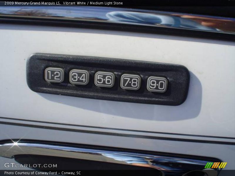 Vibrant White / Medium Light Stone 2009 Mercury Grand Marquis LS