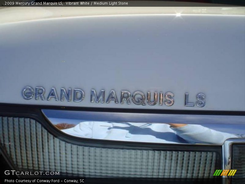 Vibrant White / Medium Light Stone 2009 Mercury Grand Marquis LS