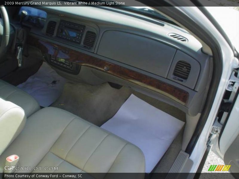 Vibrant White / Medium Light Stone 2009 Mercury Grand Marquis LS