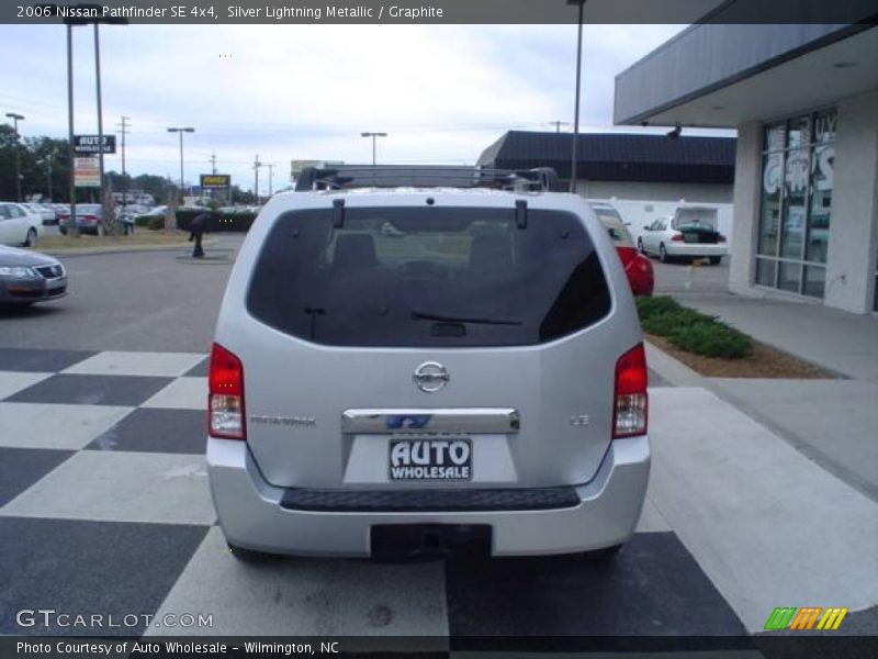 Silver Lightning Metallic / Graphite 2006 Nissan Pathfinder SE 4x4