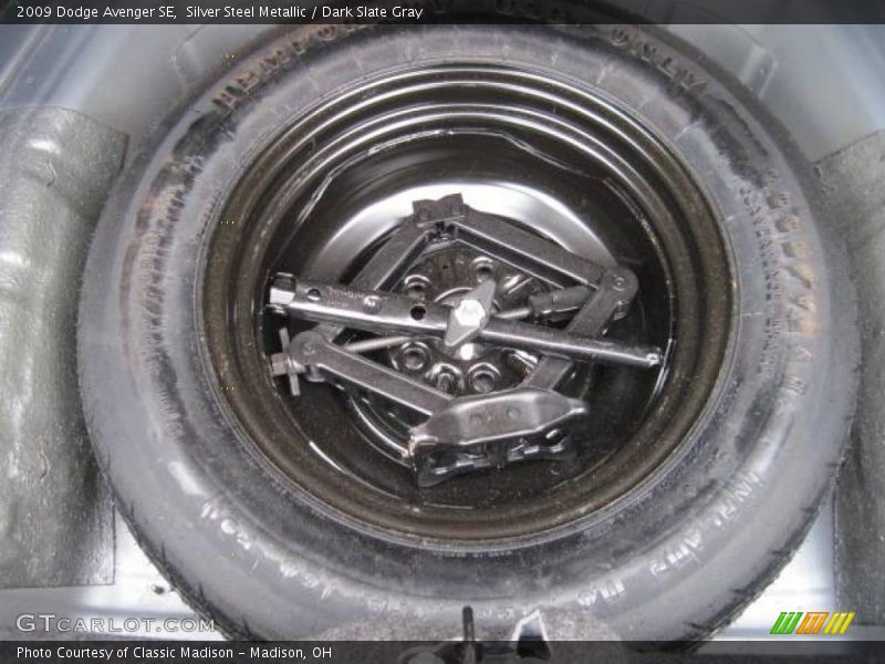 Silver Steel Metallic / Dark Slate Gray 2009 Dodge Avenger SE