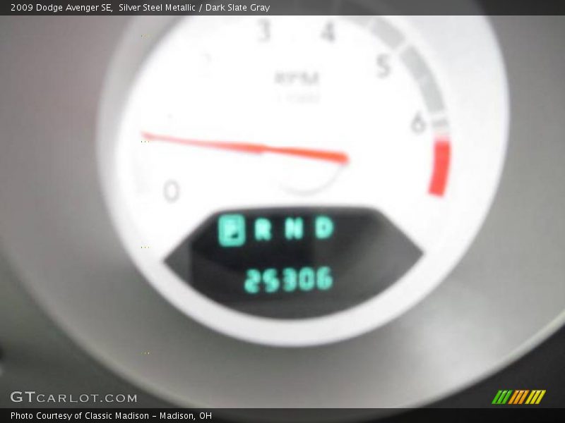 Silver Steel Metallic / Dark Slate Gray 2009 Dodge Avenger SE