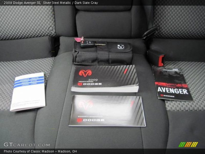 Silver Steel Metallic / Dark Slate Gray 2009 Dodge Avenger SE