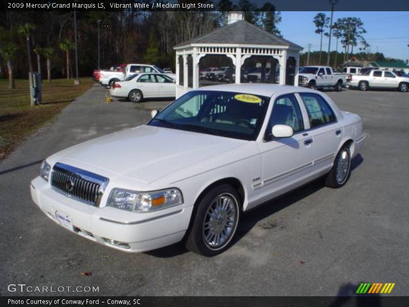 Vibrant White / Medium Light Stone 2009 Mercury Grand Marquis LS