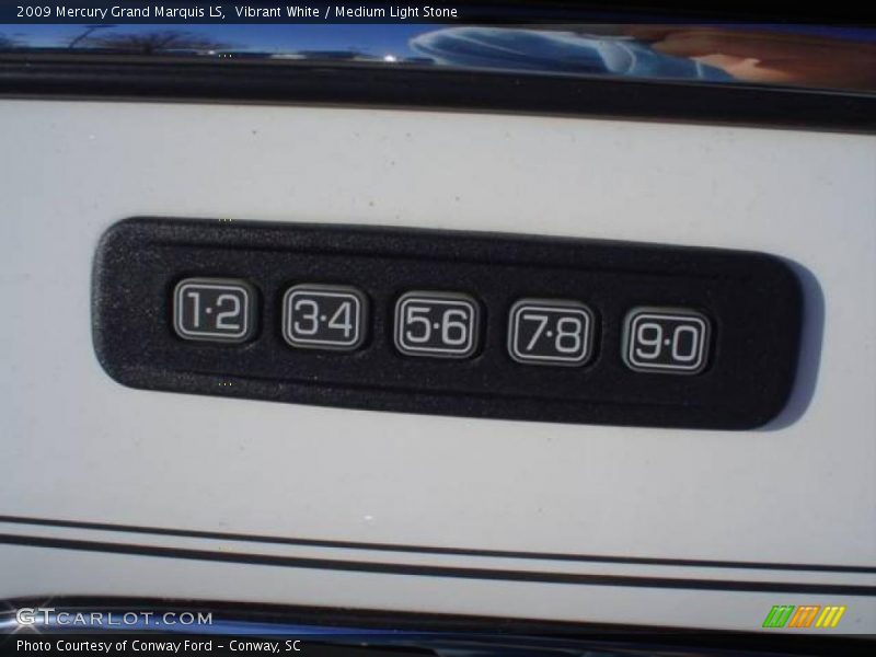 Vibrant White / Medium Light Stone 2009 Mercury Grand Marquis LS