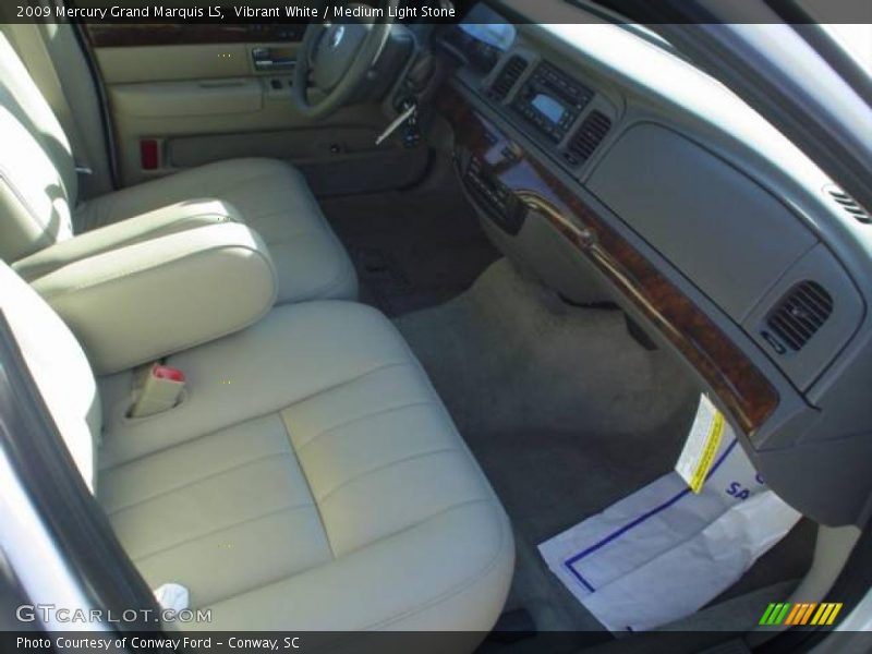 Vibrant White / Medium Light Stone 2009 Mercury Grand Marquis LS