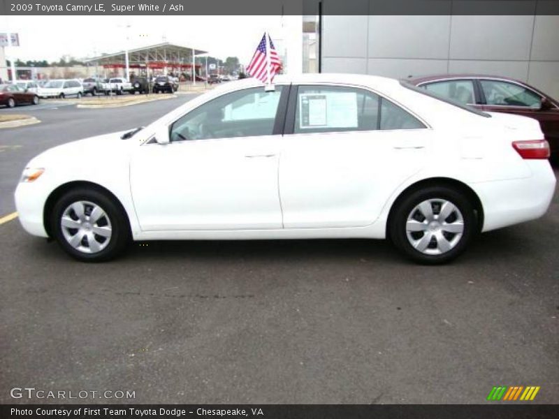 Super White / Ash 2009 Toyota Camry LE