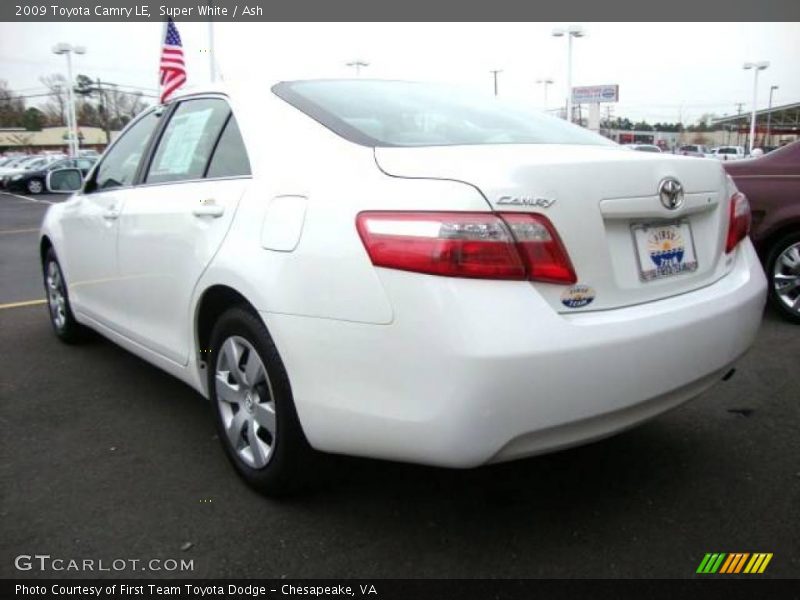 Super White / Ash 2009 Toyota Camry LE