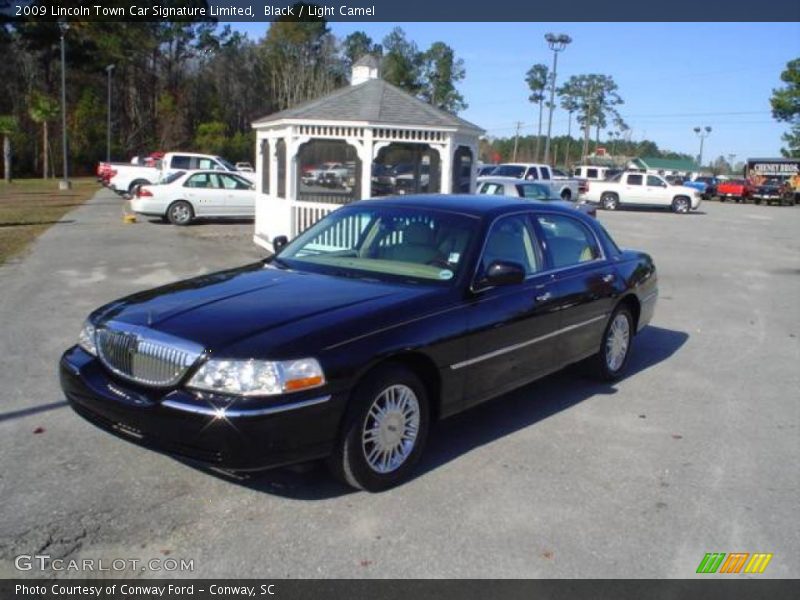 Black / Light Camel 2009 Lincoln Town Car Signature Limited