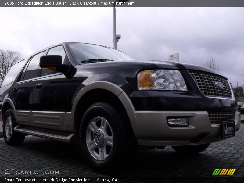 Black Clearcoat / Medium Parchment 2005 Ford Expedition Eddie Bauer