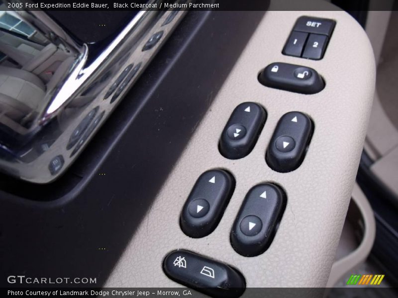 Black Clearcoat / Medium Parchment 2005 Ford Expedition Eddie Bauer
