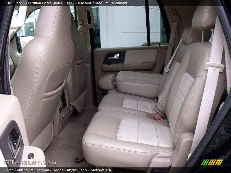 Black Clearcoat / Medium Parchment 2005 Ford Expedition Eddie Bauer